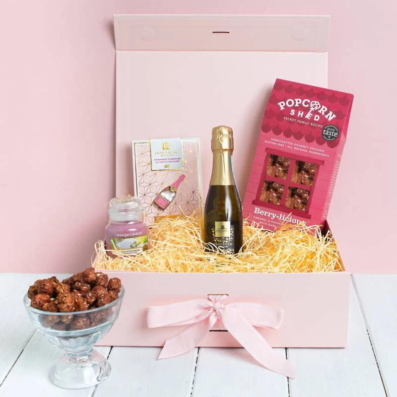 Prosecco And Yankee Candle Treats Box
