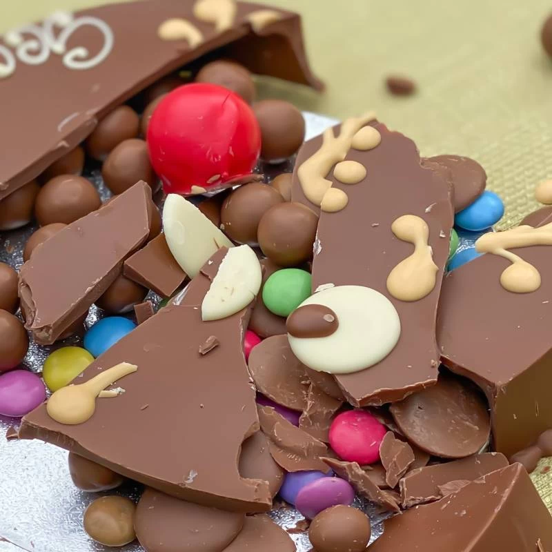 Chocolate Reindeer Smash Cake - Image 3